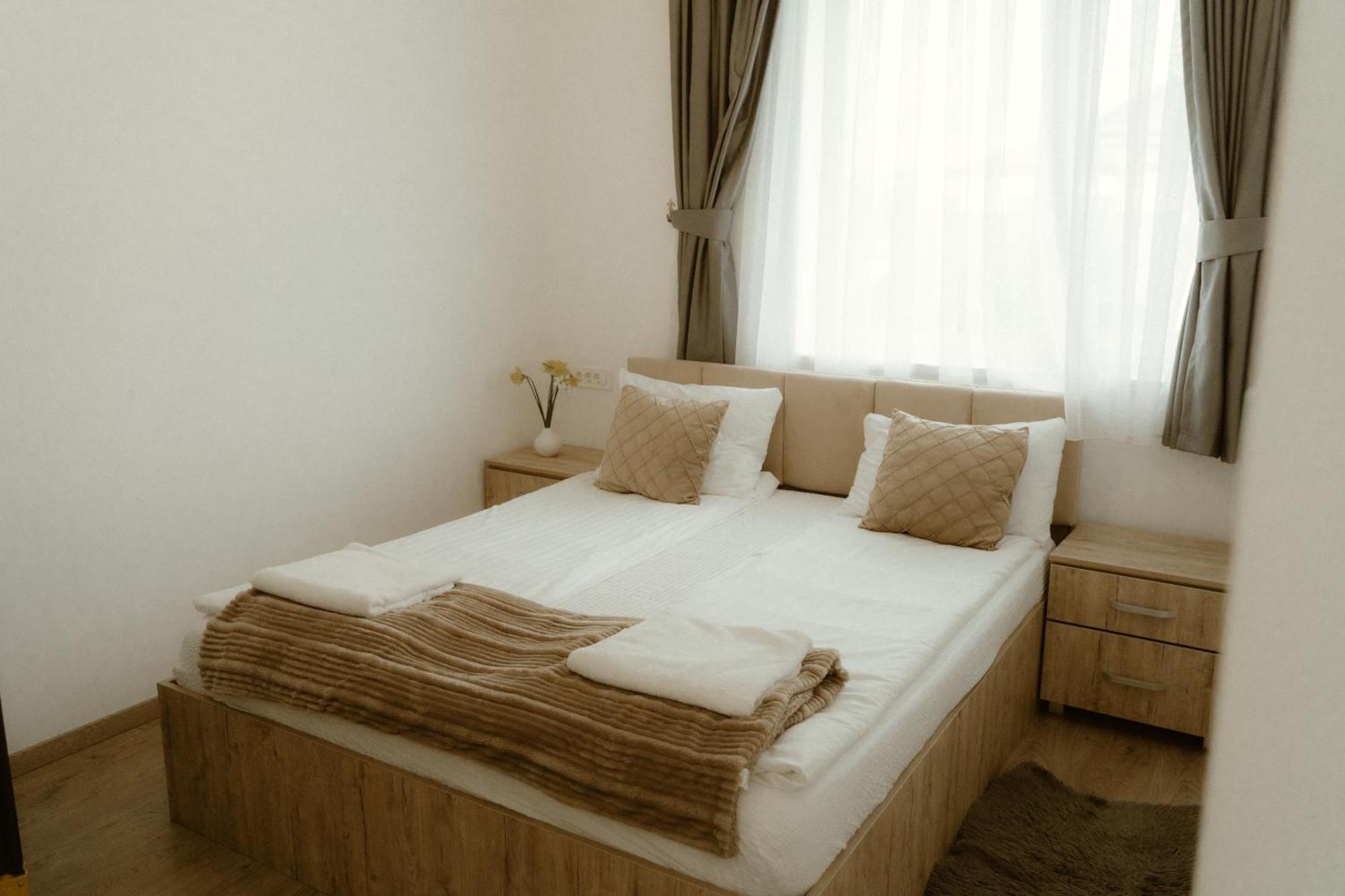 Casa Abiiani Otel Oradea Dış mekan fotoğraf