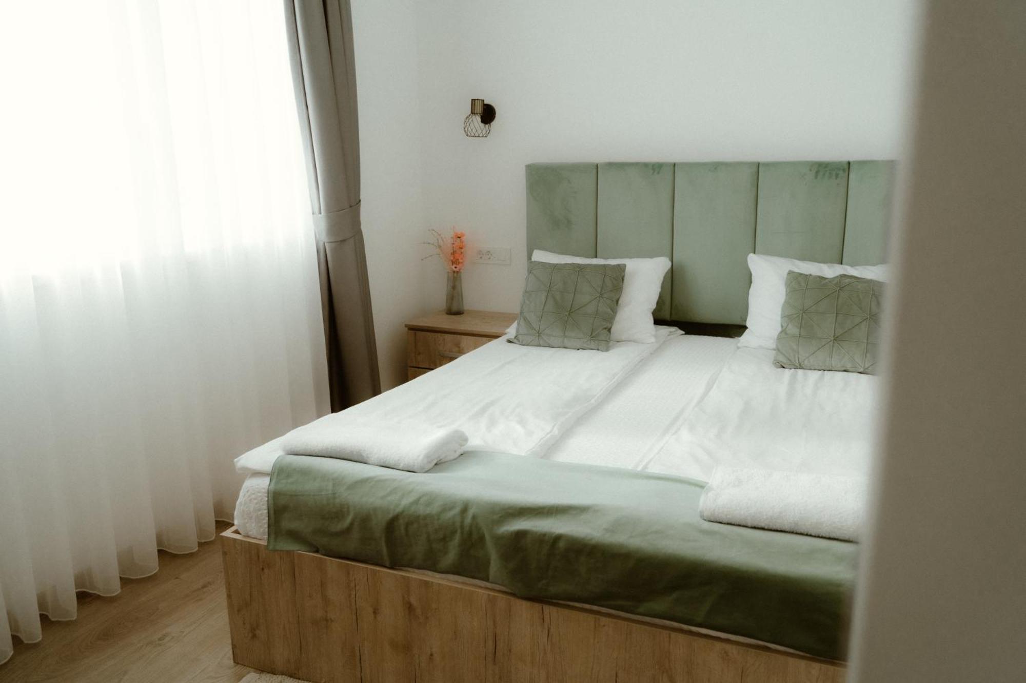 Casa Abiiani Otel Oradea Dış mekan fotoğraf